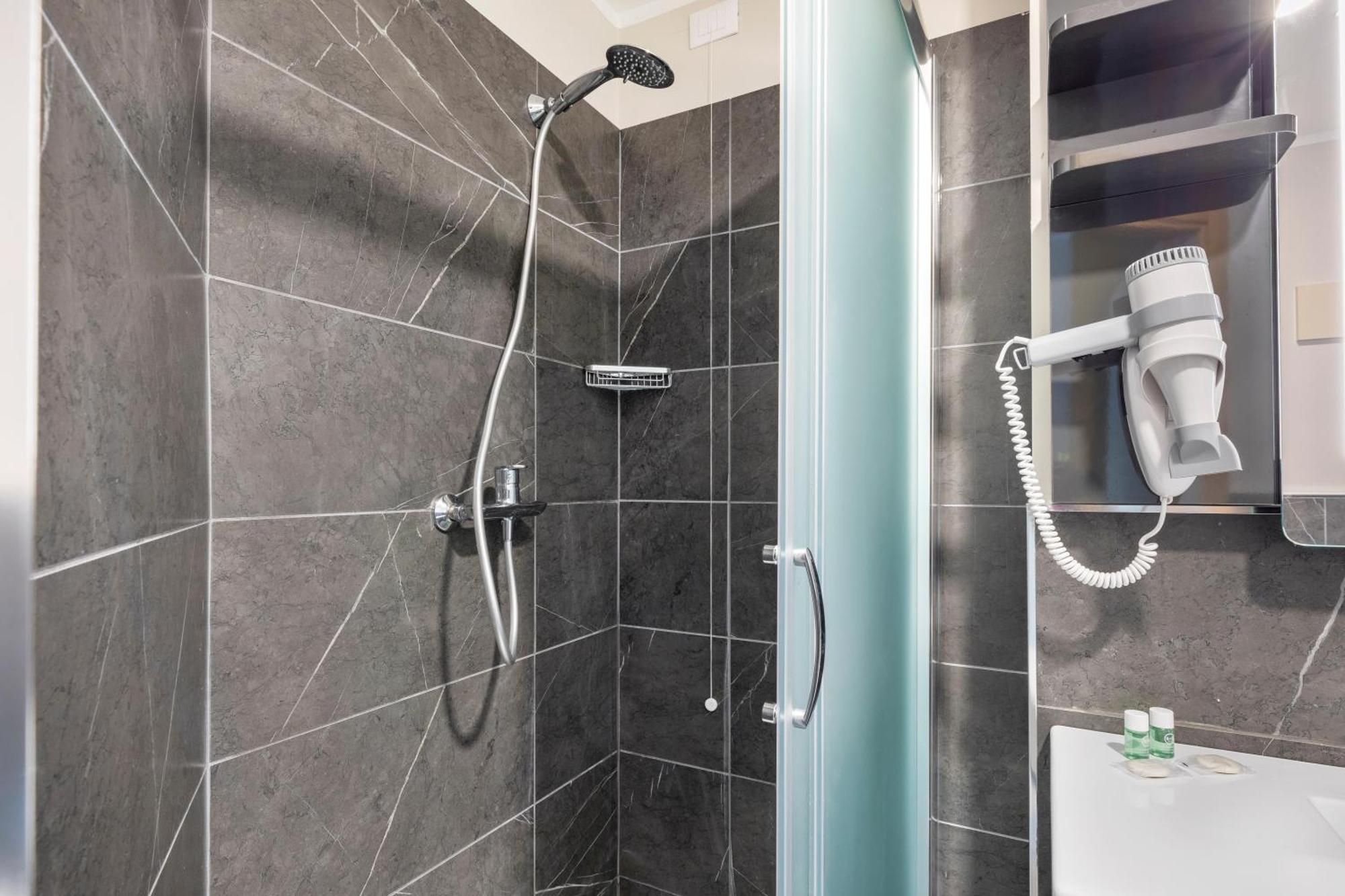 B&B Hotel Roma Fiumicino Aeroporto Fiera 2 Εξωτερικό φωτογραφία